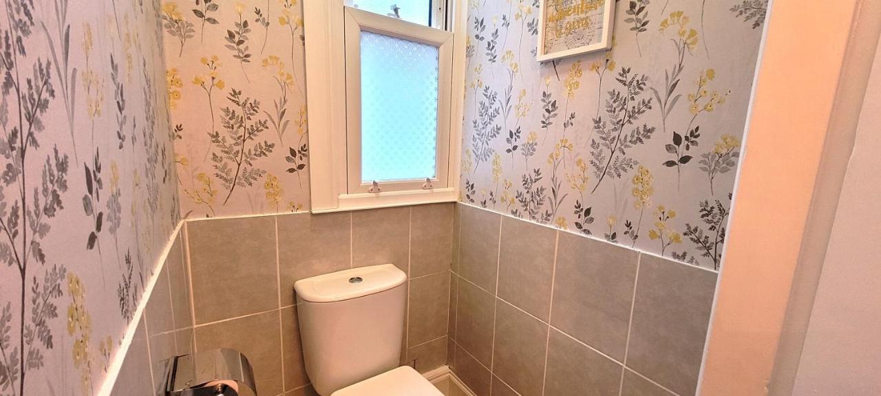 Hartoft St - 2 Bed Near River Йорк Екстериор снимка
