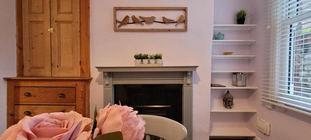 Hartoft St - 2 Bed Near River Йорк Екстериор снимка