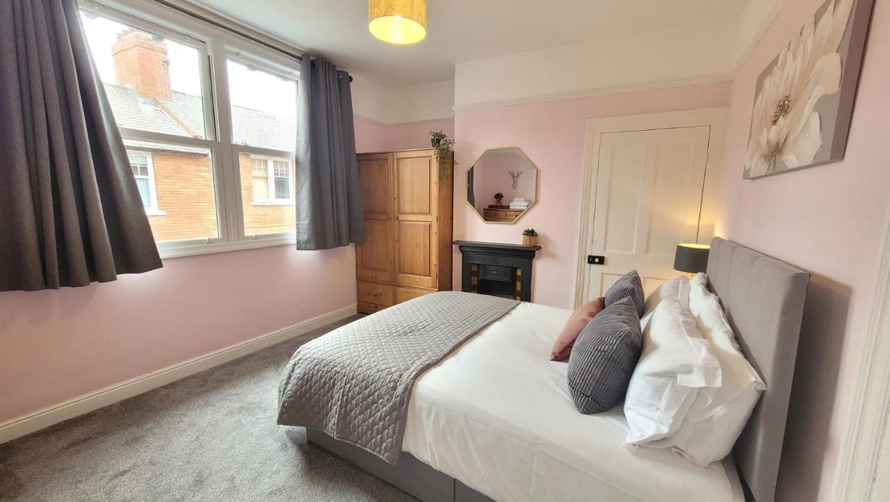 Hartoft St - 2 Bed Near River Йорк Екстериор снимка