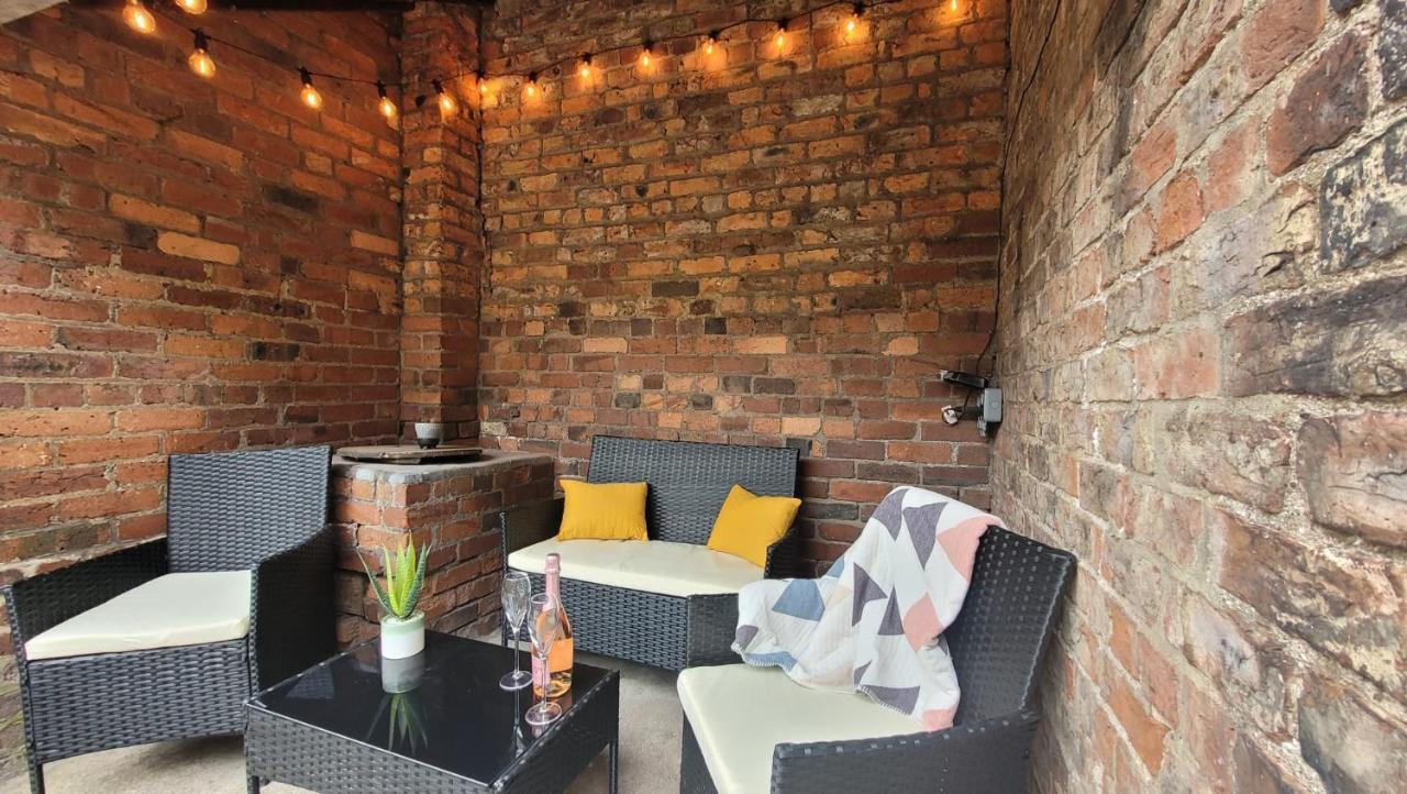 Hartoft St - 2 Bed Near River Йорк Екстериор снимка